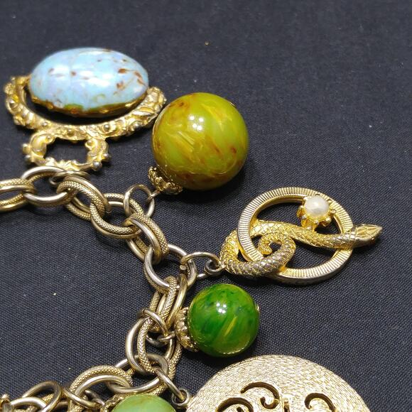 Vintage 1960s Gold Tone Charm Bracelet Lucite Beads Coins Star Snake 7 Inch - Picture 6 of 10